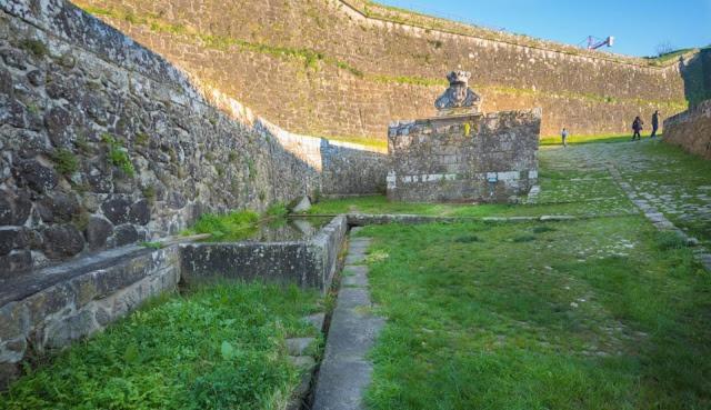 Fortaleza Faro Валенса Экстерьер фото